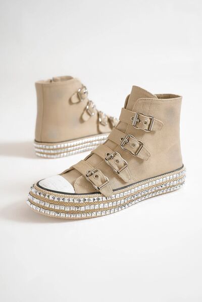 Multi-Buckle Studded Platform Sneakers for Bold Style