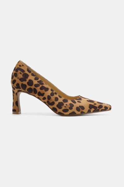 Leopard Print Faux Suede Pointed Toe Pumps for Bold Style