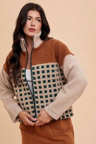 Cozy Plaid Sherpa Jacket with Zip Closure and Relaxed Fit