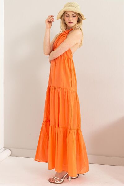 Halter Neck Maxi Dress for a Stylish Beach Look