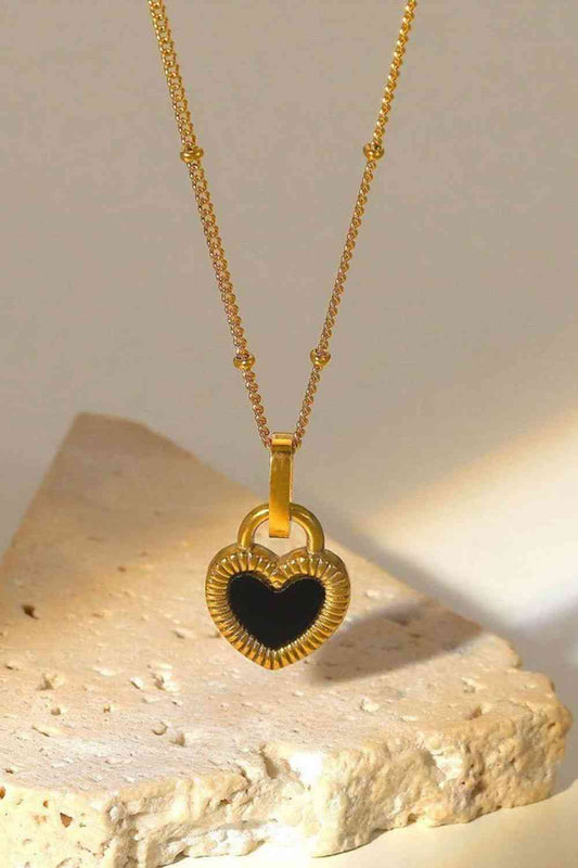 Elegant Contrast Heart Pendant Necklace for Timeless Style